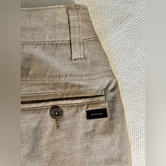 Rip Curl Boardwalk Phase 21" Khaki color. Size 29. Very good condition. - Picture 7 of 8